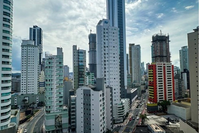 Imagem Imóvel com 3 Quartos à Venda, 136 m² em Centro - Balneário Camboriú Imagem Imóvel com 3 Quartos à Venda, 136 m² em Centro - Balneário Camboriú