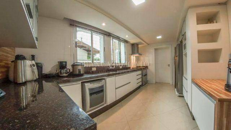 Imagem Casa com 6 Quartos à Venda, 733 m² em Vista Alegre - Curitiba Imagem Casa com 6 Quartos à Venda, 733 m² em Vista Alegre - Curitiba