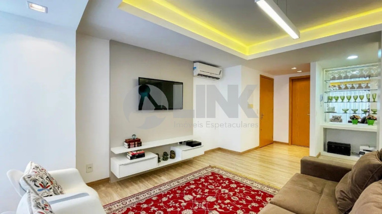 Imagem Apartamento com 3 Quartos à Venda, 105 m² em Passo Da Areia - Porto Alegre