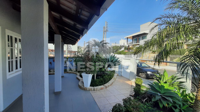 Imagem Casa com 3 Quartos à Venda, 348 m² em Praia Dos Amores - Balneario Camboriu Imagem Casa com 3 Quartos à Venda, 348 m² em Praia Dos Amores - Balneario Camboriu