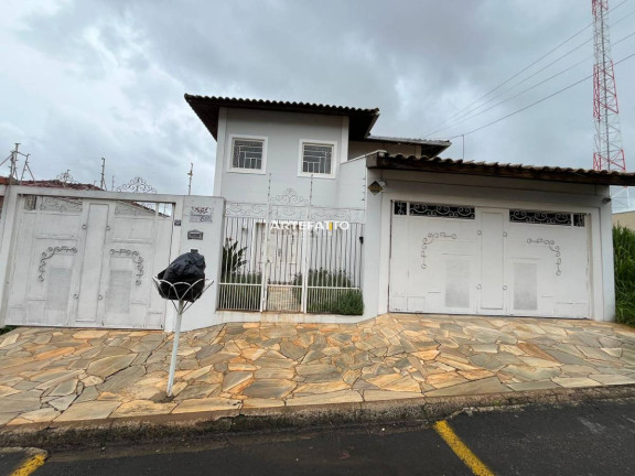 Imagem Casa com 4 Quartos à Venda, 382 m² Imagem Casa com 4 Quartos à Venda, 382 m²