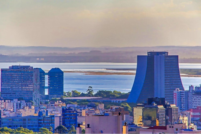 Imagem Imóvel com 4 Quartos à Venda, 221 m² em Independência - Porto Alegre Imagem Imóvel com 4 Quartos à Venda, 221 m² em Independência - Porto Alegre