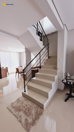 Imagem Casa com 3 Quartos à Venda, 182 m² em Córrego Grande - Florianópolis Imagem Casa com 3 Quartos à Venda, 182 m² em Córrego Grande - Florianópolis