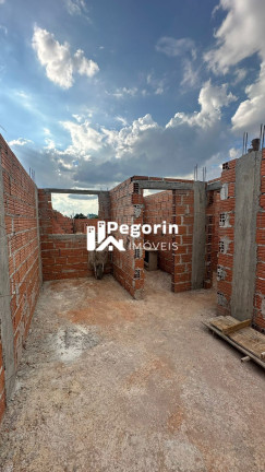 Imagem Sobrado com 3 Quartos à Venda, 131 m² em Maria Antonieta - Pinhais
