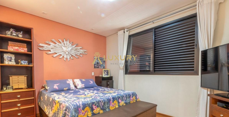 Imagem Imóvel com 4 Quartos à Venda, 147 m² em Funcionários - Belo Horizonte Imagem Imóvel com 4 Quartos à Venda, 147 m² em Funcionários - Belo Horizonte