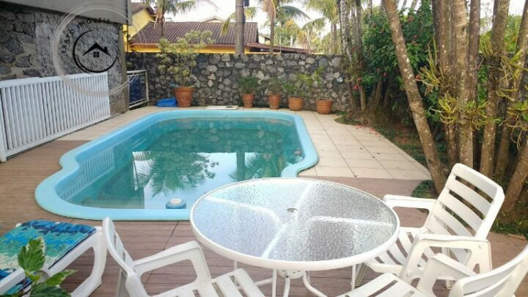 Casa com 4 Quartos para Alugar ou Temporada, 340 m² em Enseada - Guarujá