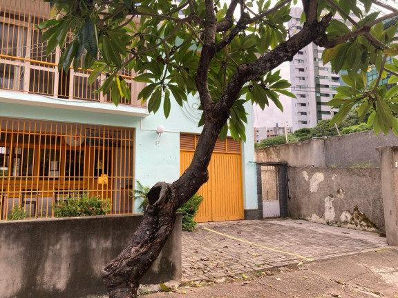 Casa com 5 Quartos à Venda, 300 m² em Casa Forte - Recife
