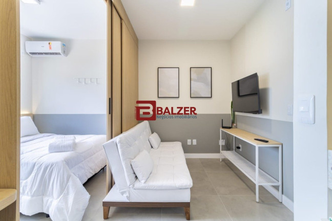Imagem Apartamento com 1 Quarto à Venda, 32 m² em Centro - Florianópolis Imagem Apartamento com 1 Quarto à Venda, 32 m² em Centro - Florianópolis