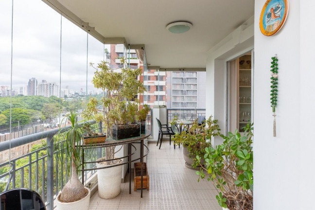 Imagem Apartamento com 3 Quartos à Venda, 257 m² em Moema - São Paulo Imagem Apartamento com 3 Quartos à Venda, 257 m² em Moema - São Paulo