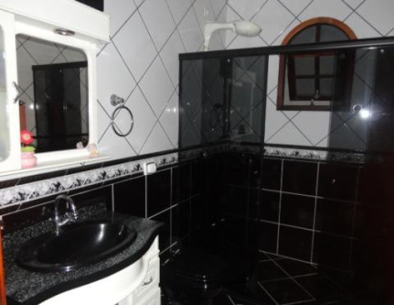 Imagem Sobrado com 5 Quartos à Venda, 300 m² em Jardim Presidente Dutra - Guarulhos