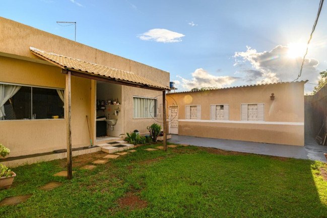 Imagem Casa com 6 Quartos à Venda, 1.000 m² em Guará I - Brasília Imagem Casa com 6 Quartos à Venda, 1.000 m² em Guará I - Brasília