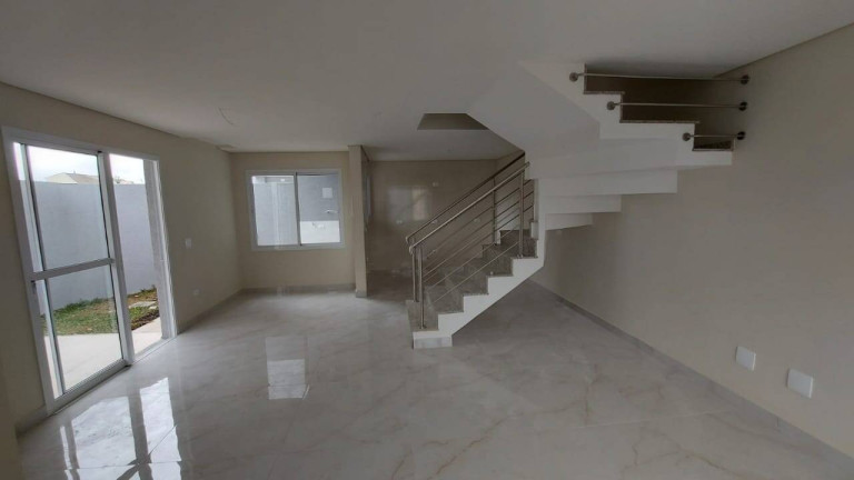 Imagem Casa com 3 Quartos à Venda, 141 m² em Uberaba - Curitiba
