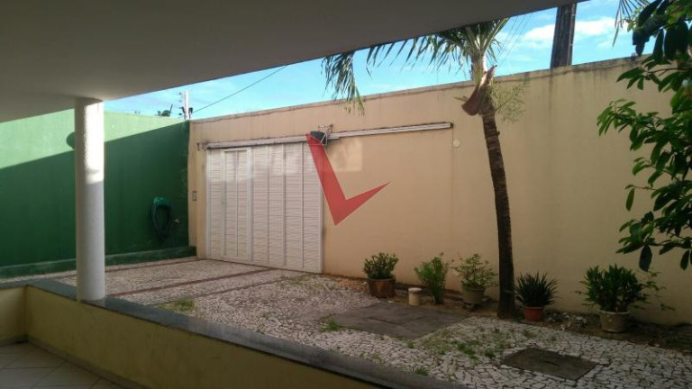Imagem Casa com 4 Quartos à Venda, 235 m² em Cidade Dos Funcionários - Fortaleza Imagem Casa com 4 Quartos à Venda, 235 m² em Cidade Dos Funcionários - Fortaleza
