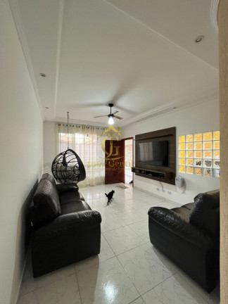 Imóvel com 3 Quartos à Venda, 183 m²