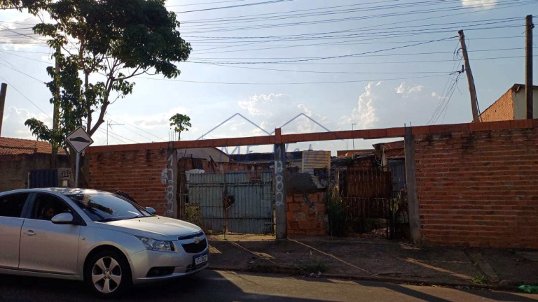 Imagem Casa com 2 Quartos à Venda, 360 m² em Vila Santa Fé - Pirassununga Imagem Casa com 2 Quartos à Venda, 360 m² em Vila Santa Fé - Pirassununga
