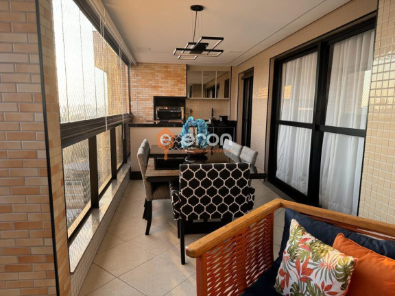 Apartamento com 3 Quartos à Venda, 174 m²