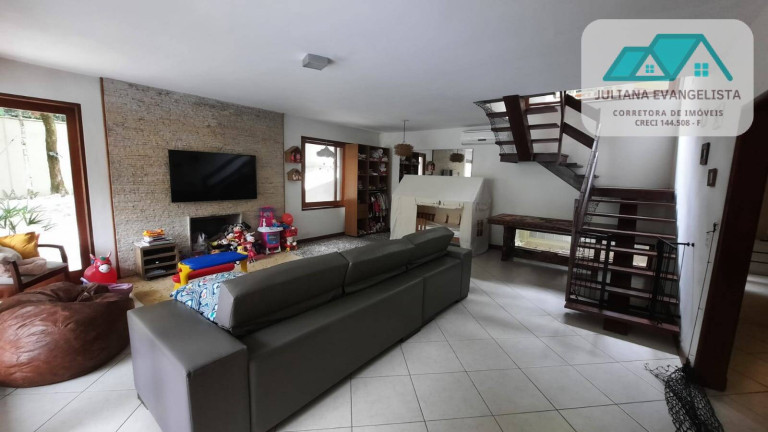 Imagem Casa com 4 Quartos à Venda, 750 m² em Park Imperial - Caraguatatuba