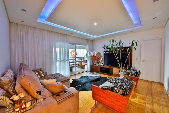Imagem Apartamento com 3 Quartos à Venda, 116 m²