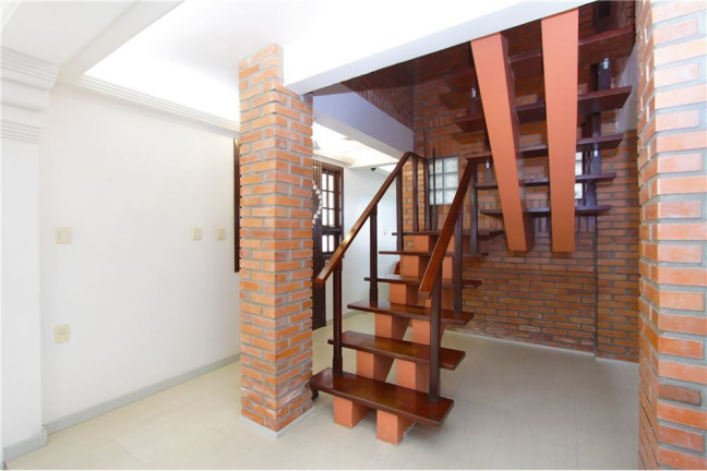 Imagem Casa com 5 Quartos à Venda, em São José - Porto Alegre Imagem Casa com 5 Quartos à Venda, em São José - Porto Alegre