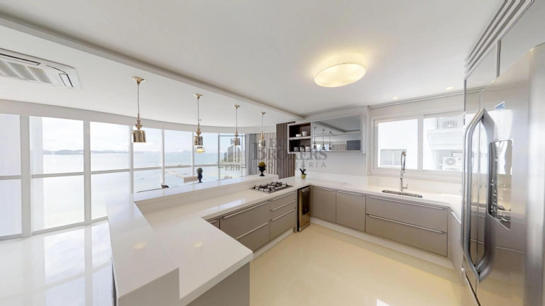 Imagem Apartamento com 5 Quartos à Venda, 237 m² em Centro - Balneário Camboriú Imagem Apartamento com 5 Quartos à Venda, 237 m² em Centro - Balneário Camboriú