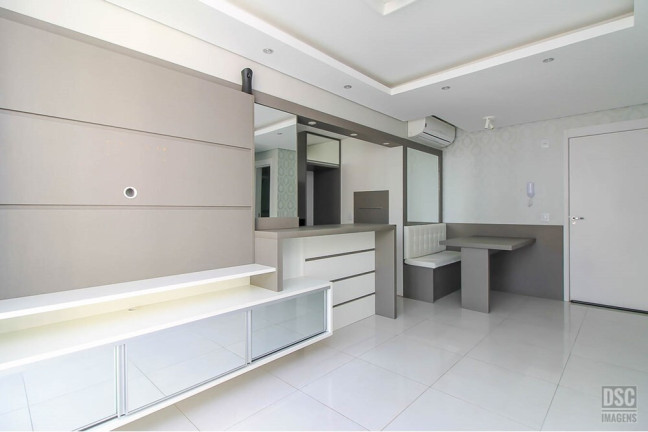 Imagem Imóvel com 2 Quartos à Venda, 58 m² em Vila Nova - Porto Alegre Imagem Imóvel com 2 Quartos à Venda, 58 m² em Vila Nova - Porto Alegre