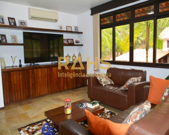 Imagem Casa de Condomínio com 4 Quartos à Venda, 460 m² em Saguaçu - Joinville