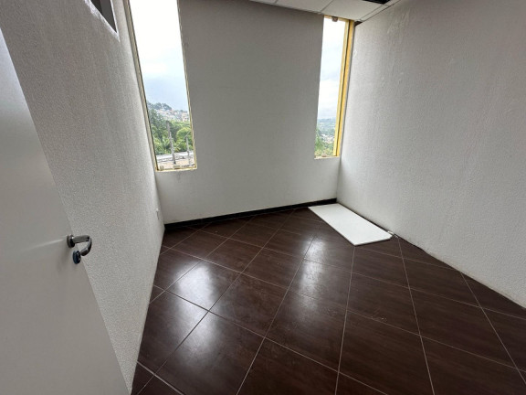 Imagem Sala Comercial para Alugar, 100 m² em Bairro Moinho Velho - Cotia Imagem Sala Comercial para Alugar, 100 m² em Bairro Moinho Velho - Cotia