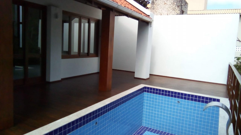 Imagem Casa com 4 Quartos à Venda, 425 m² em Portão - Lauro De Freitas Imagem Casa com 4 Quartos à Venda, 425 m² em Portão - Lauro De Freitas
