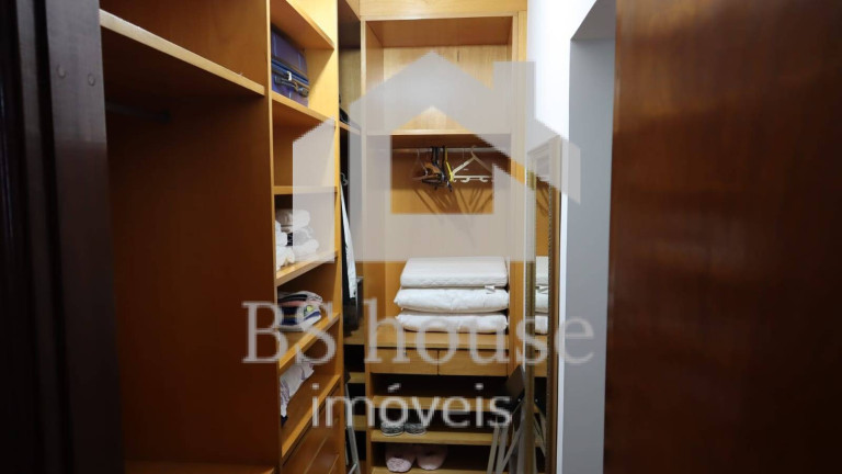 Imagem Sobrado com 4 Quartos à Venda, 613 m² em Vila Pires - Santo André Imagem Sobrado com 4 Quartos à Venda, 613 m² em Vila Pires - Santo André