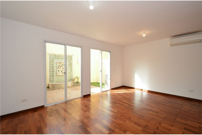 Imagem Casa com 3 Quartos à Venda, em Morumbi - São Paulo Imagem Casa com 3 Quartos à Venda, em Morumbi - São Paulo