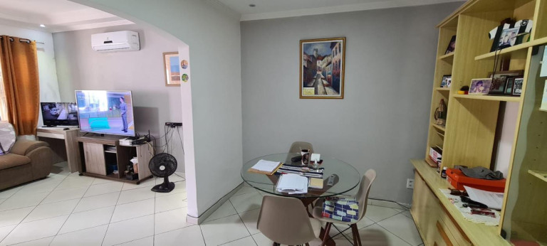 Imagem Casa com 4 Quartos à Venda, 229 m² em Campo Grande - Rio De Janeiro