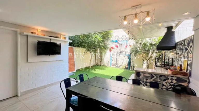 Imagem Casa de Condomínio com 3 Quartos à Venda, 249 m² em Vila Romana - São Paulo