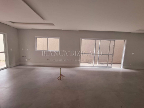 Imagem Casa com 4 Quartos à Venda, 281 m² em Uberaba - Curitiba Imagem Casa com 4 Quartos à Venda, 281 m² em Uberaba - Curitiba