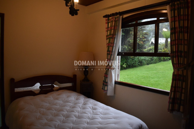 Imagem Casa com 4 Quartos à Venda, 196 m² em Região Do Alto Da Vila Inglesa - Campos Do Jordão Imagem Casa com 4 Quartos à Venda, 196 m² em Região Do Alto Da Vila Inglesa - Campos Do Jordão