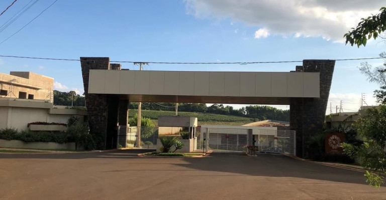 Terreno à Venda, 303 m² em Colônia Dona Luíza - Ponta Grossa