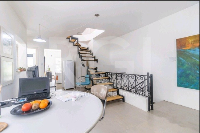 Imagem Casa com 5 Quartos à Venda, 299 m² em Menino Deus - Porto Alegre