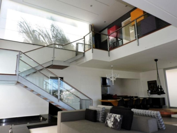 Imagem Casa com 4 Quartos à Venda, 613 m² em Golf Village - Carapicuíba Imagem Casa com 4 Quartos à Venda, 613 m² em Golf Village - Carapicuíba