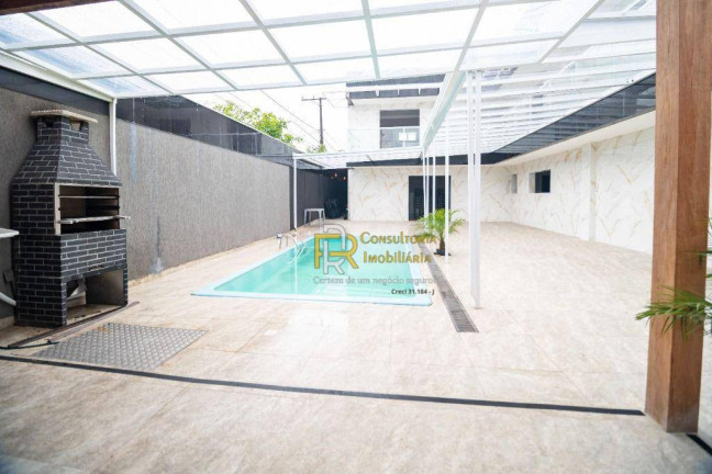 Sobrado com 4 Quartos à Venda, 350 m² em Vila Tupi - Praia Grande