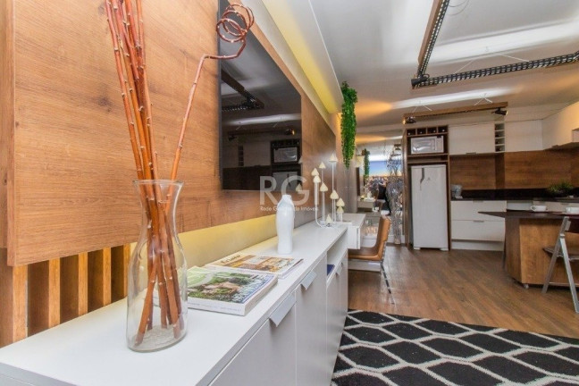 Imagem Imóvel com 1 Quarto à Venda, 31 m² em Jardim Botânico - Porto Alegre Imagem Imóvel com 1 Quarto à Venda, 31 m² em Jardim Botânico - Porto Alegre