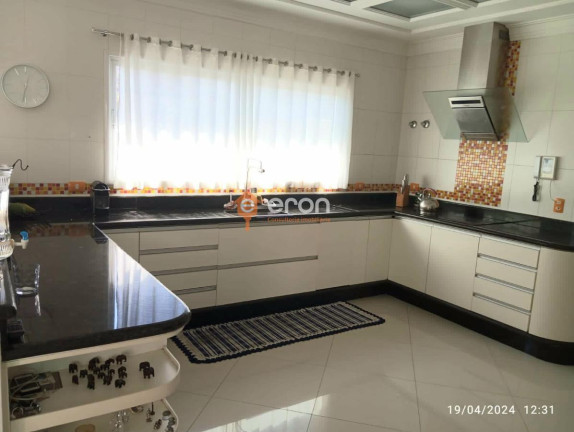 Imagem Casa com 4 Quartos à Venda, 450 m²