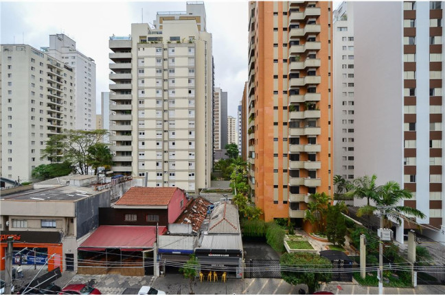 Imagem Apartamento com 3 Quartos à Venda, 72 m² em Moema - São Paulo