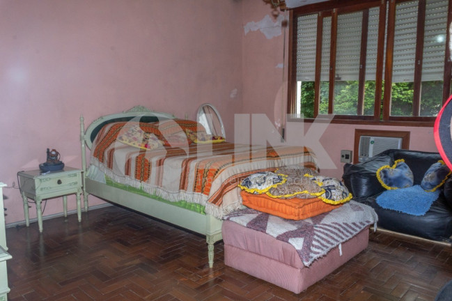 Imagem Casa com 5 Quartos à Venda, 251 m² em Santa Maria Goretti - Porto Alegre Imagem Casa com 5 Quartos à Venda, 251 m² em Santa Maria Goretti - Porto Alegre
