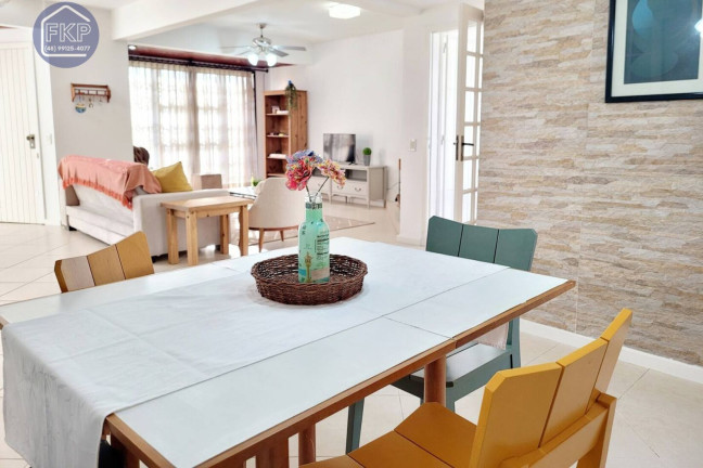 Imagem Casa com 3 Quartos à Venda, 266 m² em Vila Nova - Porto Alegre