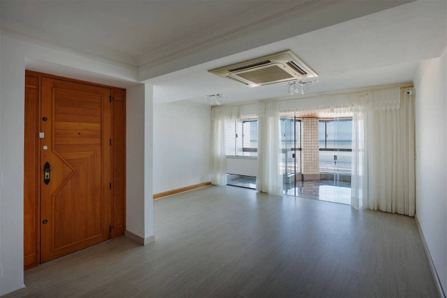 Imagem Apartamento com 3 Quartos para Alugar, 195 m² em Centro - Balneário Camboriú