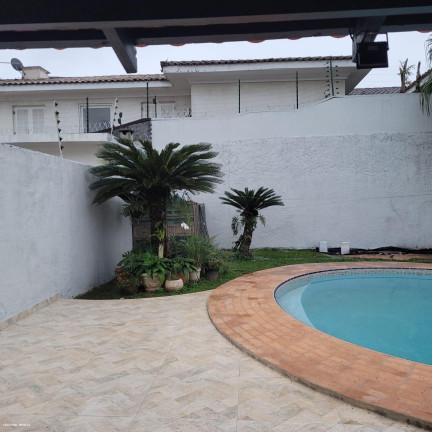 Imagem Casa com 4 Quartos à Venda, 247 m² em Jardim Virgínia - Guarujá Imagem Casa com 4 Quartos à Venda, 247 m² em Jardim Virgínia - Guarujá