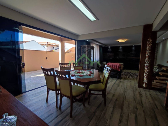 Imagem Casa com 4 Quartos à Venda, 144 m² em Centro - Balneário Barra Do Sul