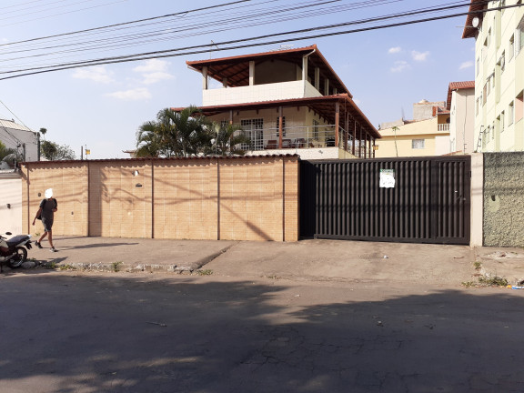 Casa com 3 Quartos à Venda, 350 m² em Jardim Riacho - Contagem