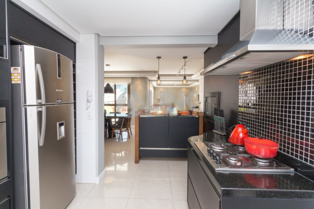 Imagem Apartamento com 3 Quartos à Venda, 181 m² em Mont Serrat - Porto Alegre Imagem Apartamento com 3 Quartos à Venda, 181 m² em Mont Serrat - Porto Alegre