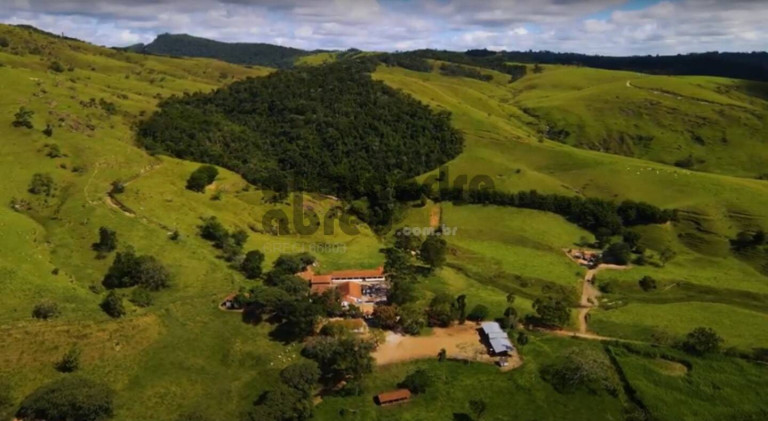 Imagem Fazenda à Venda, 1.067 m² em Santa Branca