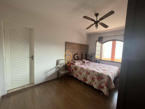 Imagem Casa com 7 Quartos à Venda, 223 m² em Parque Santo Antônio - Jacareí Imagem Casa com 7 Quartos à Venda, 223 m² em Parque Santo Antônio - Jacareí